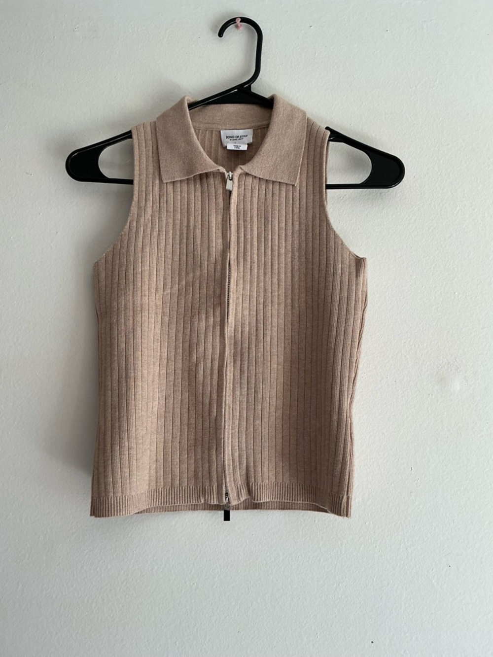 Sleeveless Ribbed Zip-Up Knit Top - Beige